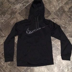 Men’s Nike hoodie therma-fit small